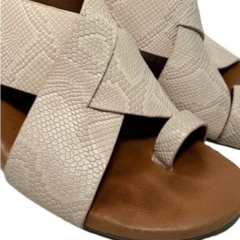 Gentle Souls by Kenneth Cole Women's Sandals